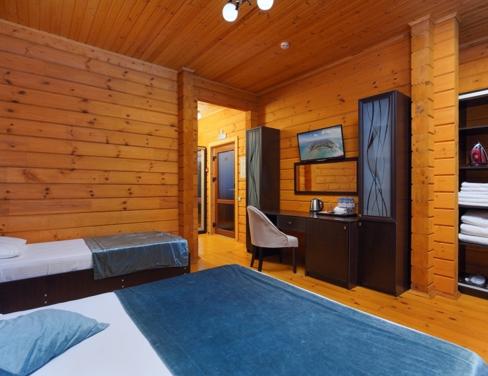 Делюкс 2-местный  деревянный 2 этаж с 2-мя доп.местами - Курортный отель «Славянка»