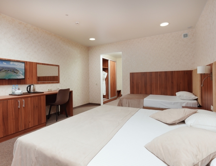 Комфорт 2-местный с 2-мя доп.местам - Курортный отель «Славянка»